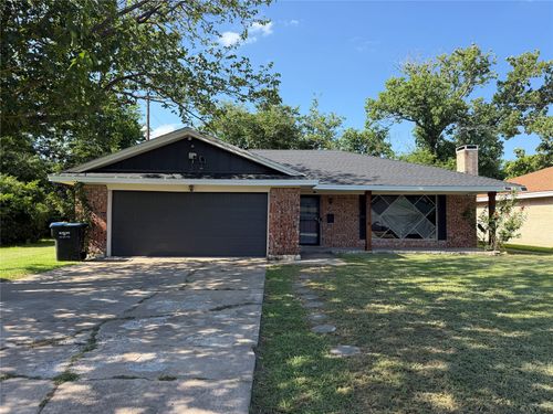 2406 Broadview St, Greenville, TX, 75402-7328 | Card Image