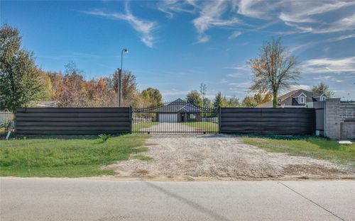 898 County Road 3556, Cleveland, TX, 77327-2195 | Card Image