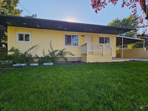 713 1/2 Airway Ave, Lewiston, ID, 83501-4907 | Card Image