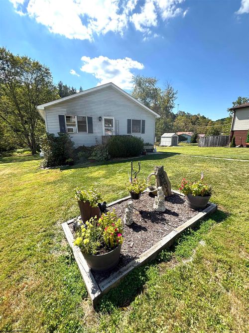 487 Oak St, Kingwood, WV, 26537-7619 | Card Image
