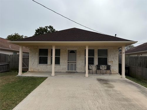 311 Kansas St, Bacliff, TX, 77518-1385 | Card Image