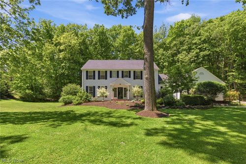 15 Martingale Ct, Chagrin Falls, OH, 44022-3367 | Card Image