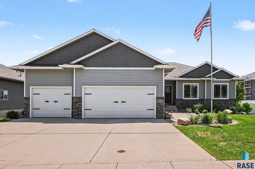 8009 W Yale St Street, Sioux Falls, SD, 57106 | Card Image