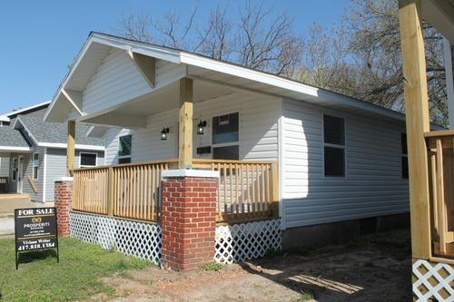 425 W Division St, Springfield, MO, 65803-2743 | Card Image
