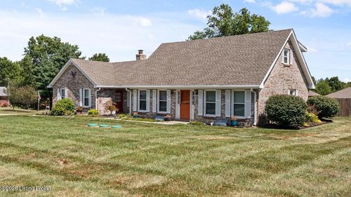 151 Winding Way, Shelbyville, KY, 40065-8972 | Card Image