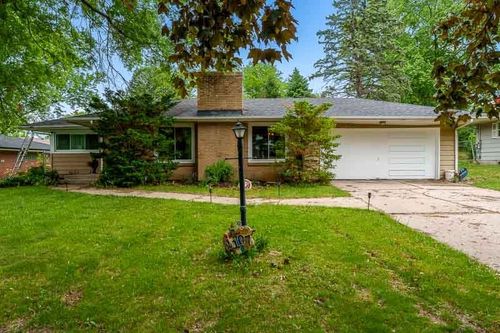 1107 Pine Valley Dr, Rockford, IL, 61107-3845 | Card Image