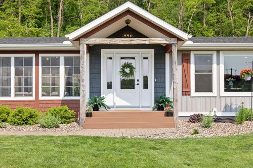 136 County Road Jj, River Falls, WI, 54022-5612 | Card Image