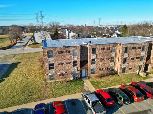 apt-102-735 N Swift Rd, ADDISON, IL, 60101-1662 | Card Image
