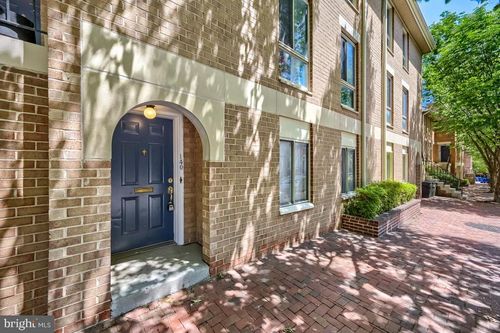 140 W Barre St, BALTIMORE, MD, 21201-2404 | Card Image