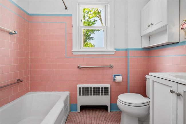 30 Winthrop St, House other with 3 bedrooms, 1 bathrooms and 3 parking in Riverside RI | Image 15