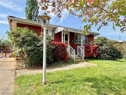 608 32nd Street, Vienna, WV, 26105 | Card Image