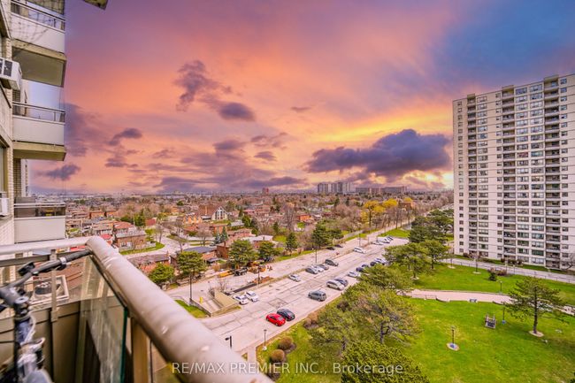 1003 - 390 Dixon Rd, Condo with 2 bedrooms, 1 bathrooms and 1 parking in Etobicoke ON | Image 32