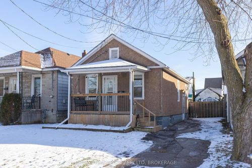 110 Mcalpine Ave S, Welland, ON, L3B1T6 | Card Image