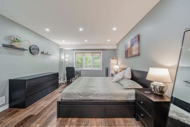 93 Lynch Cir, House attached with 4 bedrooms, 4 bathrooms and 2 parking in Guelph ON | Image 22