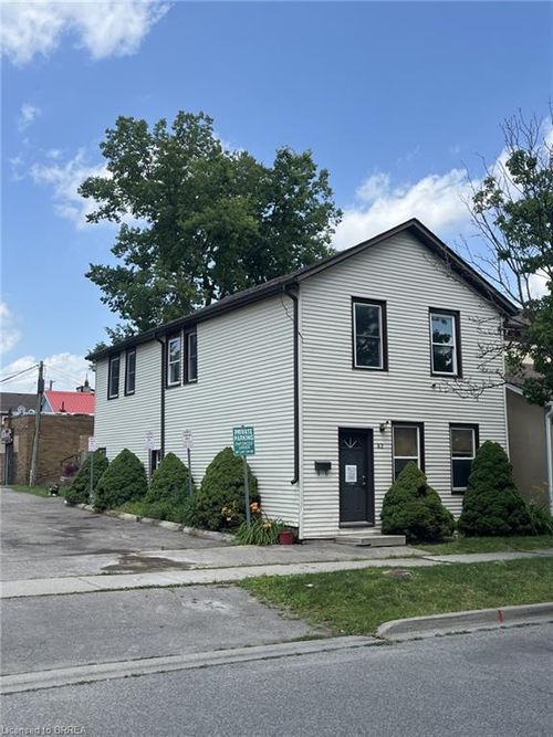 42 Chatham St, Brantford, ON, N3T2N6 | Card Image