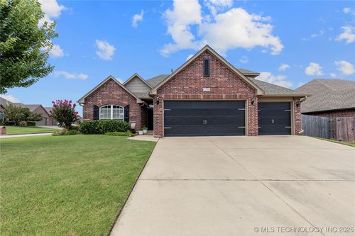 1708 Jacksonville St, Broken Arrow, OK, 74012-1822 | Card Image