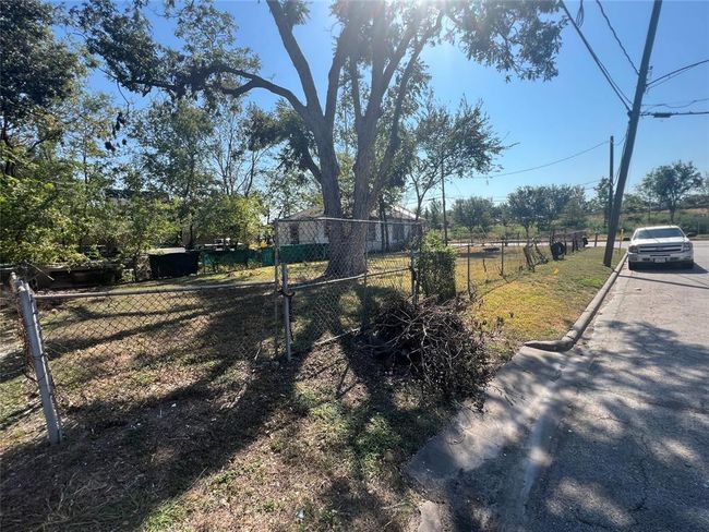 701 North Loop, Home with 0 bedrooms, 0 bathrooms and null parking in Houston TX | Image 4