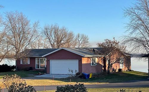 38264 N Shore Dr, Battle Lake, MN, 56515-4402 | Card Image