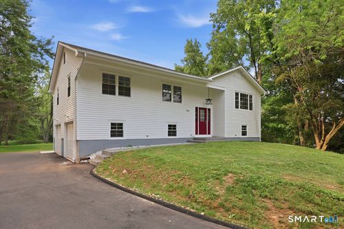 751 W Avon Rd, Avon, CT, 06001-2939 | Card Image