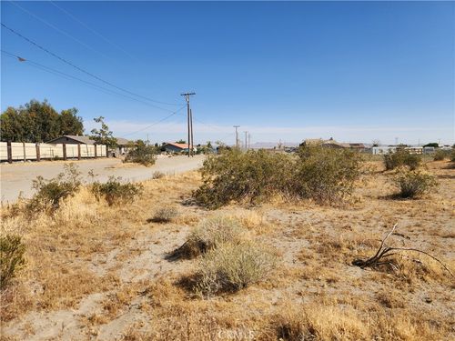 2 Horizon Ct, Phelan, CA, 92371 | Card Image