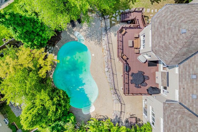 19 Ridgestone Dr, House other with 6 bedrooms, 5 bathrooms and 6 parking in Richmond Hill ON | Image 4