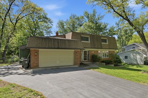 10S324 Hampshire Ln E, Willowbrook, IL, 60527-6041 | Card Image