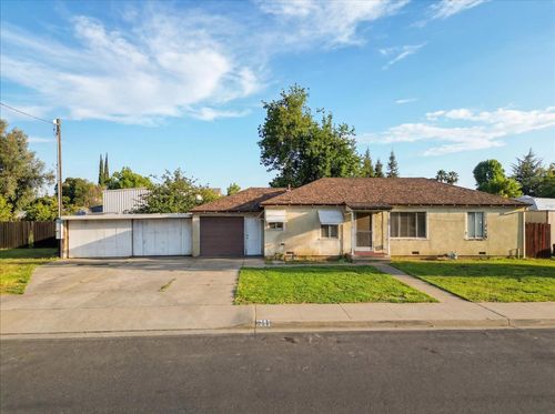 1833 Richard Way, Ceres, CA, 95307-4504 | Card Image