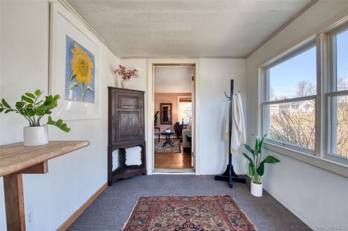 415 Sterling Pl, Greenport, NY, 11944-1232 | Card Image