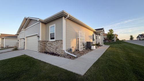 1458 Primrose Dr, Altoona, IA, 50009 | Card Image
