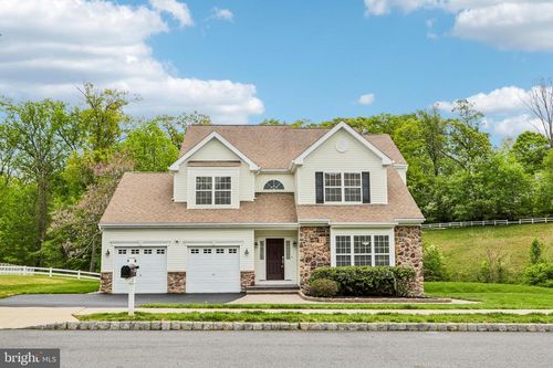 33 Venuti Dr, ASTON, PA, 19014-3600 | Card Image