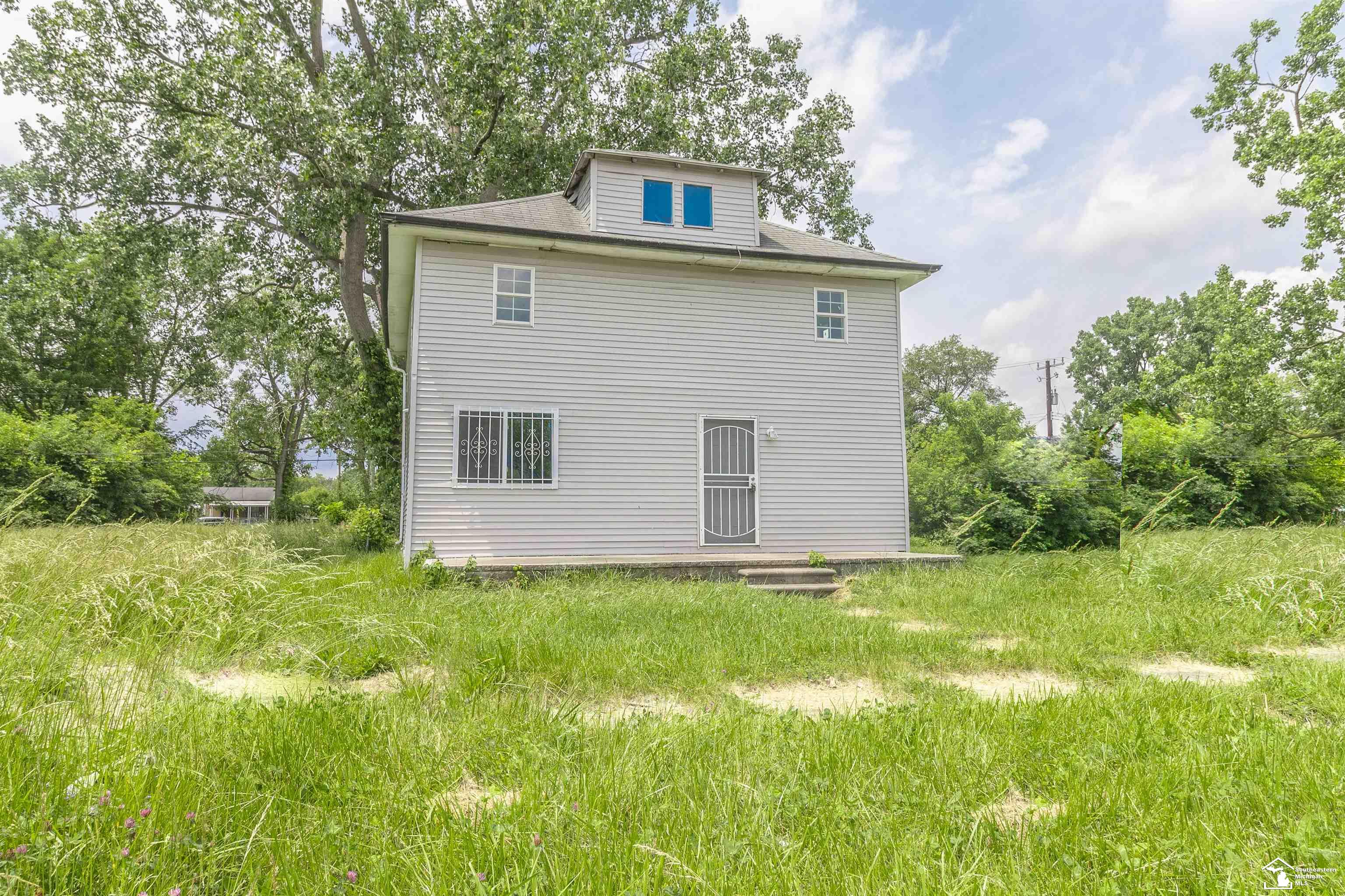 Harrison St, Inkster, MI 48141