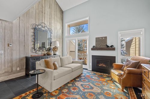 2226 Bonne Vie Condo Dr, Sun Valley, ID, 83353-7708 | Card Image