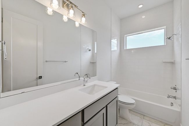 UNIT-1801 - 2050 Lohmans Spur Rd, Condo with 3 bedrooms, 3 bathrooms and 2 parking in Lakeway TX | Image 20