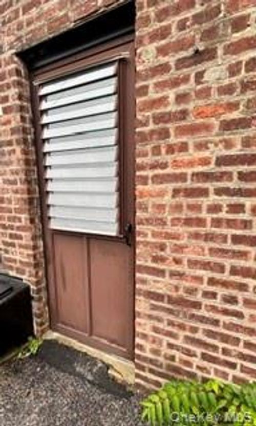 3-rear-89 N Park Ave, Rockville Centre, NY, 11570-4133 | Card Image