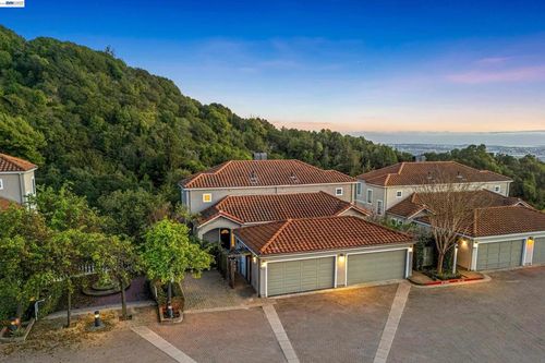 4636 Redwood Rd, Oakland, CA, 94619-1562 | Card Image