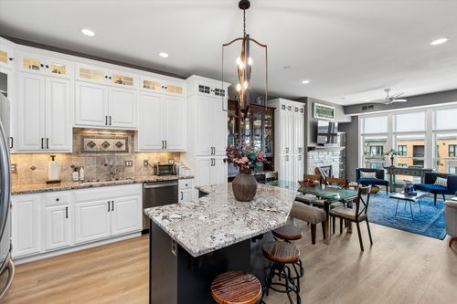 420-150 E Travelers Trl, Burnsville, MN, 55337-6943 | Card Image