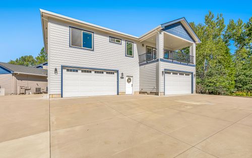 302 Penny Ln, Shady Cove, OR, 97539-9844 | Card Image