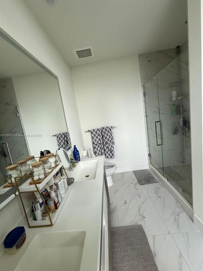 APT-603 - 2000 Metropica Way, Condo with 2 bedrooms, 3 bathrooms and null parking in Sunrise FL | Image 8