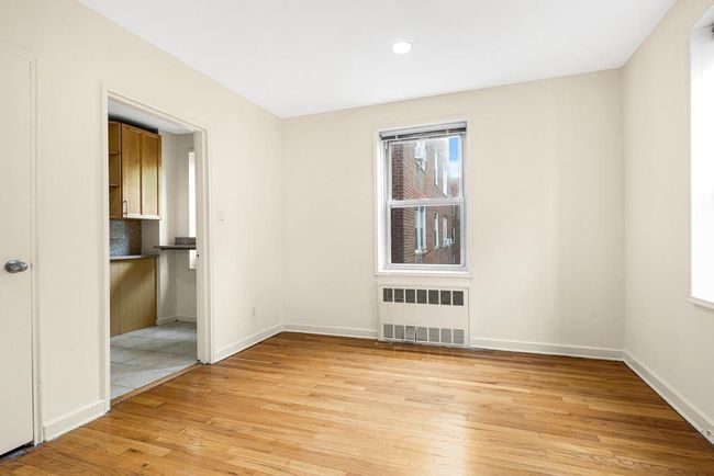 APT-5B - 72 112 Th St, Home with 2 bedrooms, 1 bathrooms and null parking in Forest Hills NY | Image 15