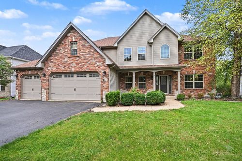 204 Holly Ln, Oswego, IL, 60543-7585 | Card Image