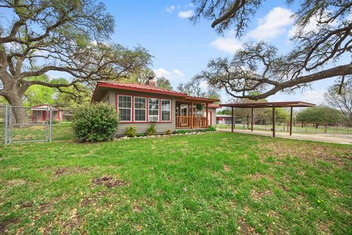 312 Gerald Dr, Blanco, TX, 78606-5933 | Card Image