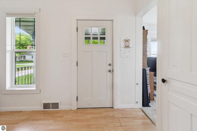 646 S Melze St, House other with 2 bedrooms, 1 bathrooms and null parking in Merrill MI | Image 8