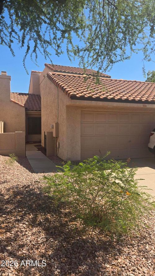 338 E Larkspur Ln, Tempe, AZ, 85288-1417 | Card Image