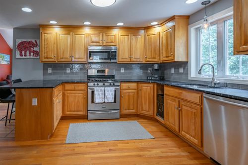 14 Village Dr, Atkinson, NH, 03811-2111 | Card Image