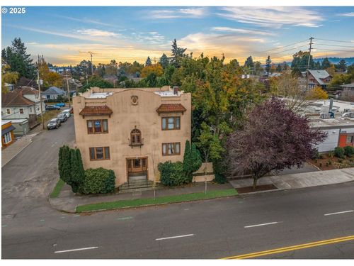 2634 Ne Broadway St, Portland, OR, 97232-1790 | Card Image