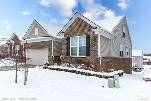 1218 Lark St, Lake Orion, MI, 48360-2541 | Card Image