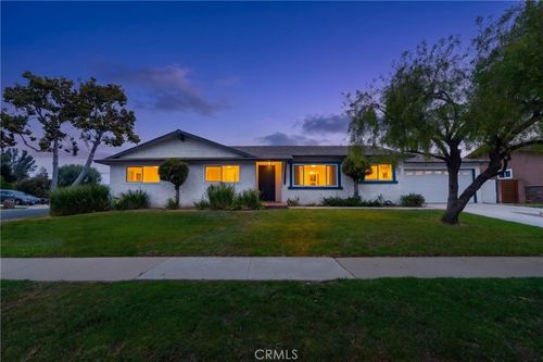 4694 Walnut Ave, Simi Valley, CA, 93063-1327 | Card Image
