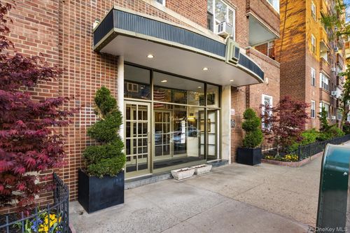 1h-34-41 85th St, Jackson Heights, NY, 11372-3247 | Card Image