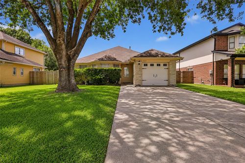 5519 Chisholm Trl, Dickinson, TX, 77539-5991 | Card Image