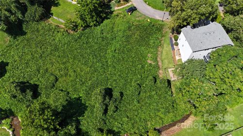 16 Village East Ct, Asheville, NC, 28805-9719 | Card Image